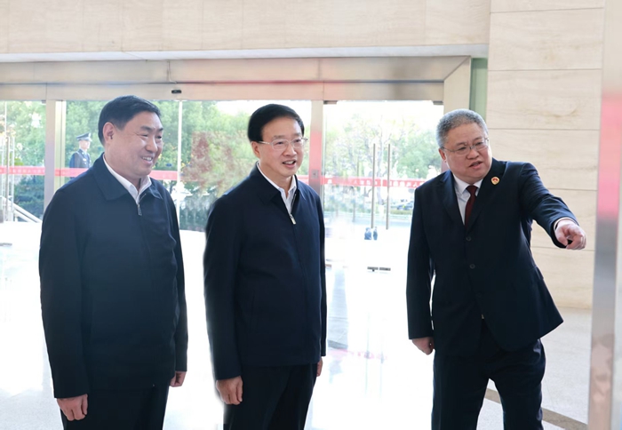 ͯ�����ڽ�������ʱǿ�����Ե��Ķ�ʮ������ȫ�ᾫ��Ϊ���� ���������ĸ������˾����������